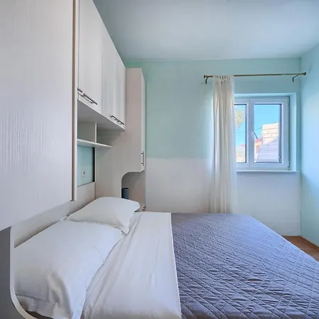 Apartments Marina 3*