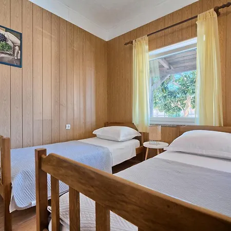 Gostinjska kuća Apartments Marina 3*