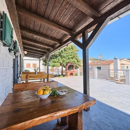 Apartments Marina Gostinjska kuća 3*